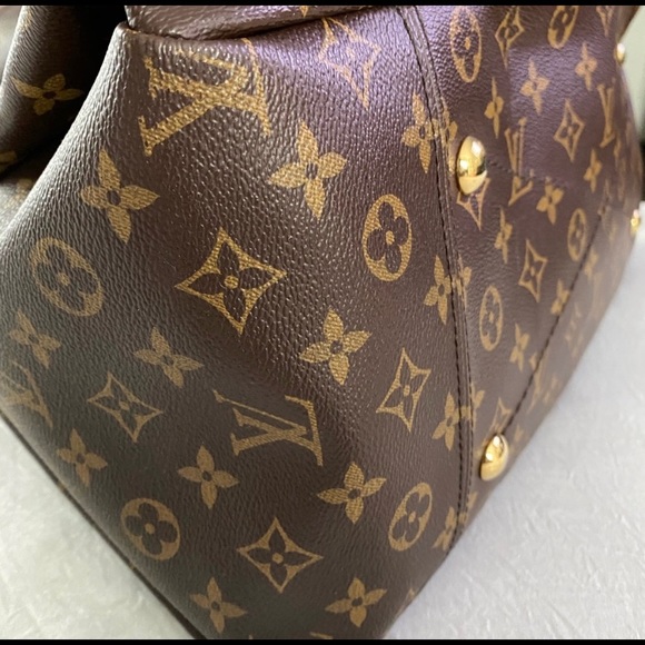 LV ARTSY MM This is excluded in any bundle discounts 💯 Authentic - Picture 2 of 11